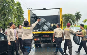 Tindak Lanjut Instruksi Presiden, Kapolres Barsel Pimpin Gerakan Indonesia ASRI Bersihkan Fasilitas Umum