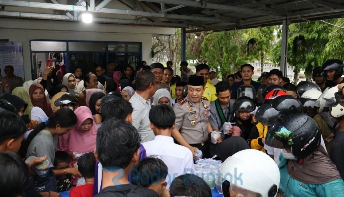 Harmoni Ramadan Barsel, Kapolres Bersama HMI dan Kaharingan Berbagi Takjil