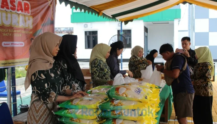 Kejari Barsel Gelar Pasar Murah Ramadan, Beras 5 Kg Hanya Rp50 Ribu