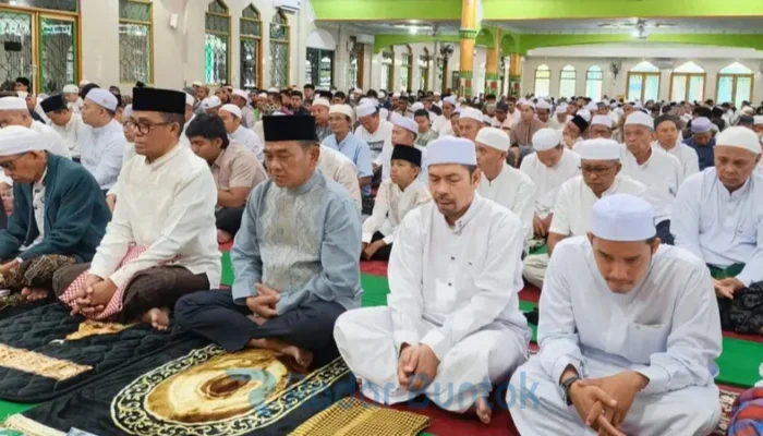 Wabup Barsel Salat Id 1447 H Bersama Ribuan Jamaah di Buntok