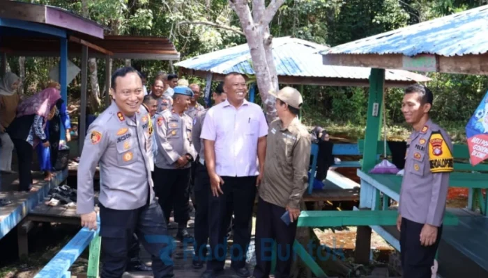 Kapolres Barsel Pantau Wisata Danau Habang, Pastikan Keamanan Libur Lebaran