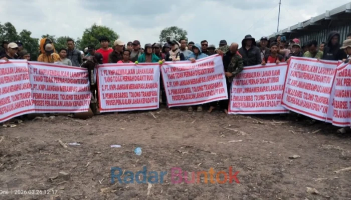 Demo Warga Tambak Bajai Tuntut Ganti Rugi Lahan di PT KNPI