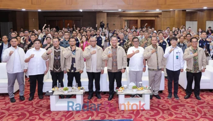 Wamenaker: Dunia Kerja Tak Hanya Lihat Ijazah, tapi juga Kompetensi