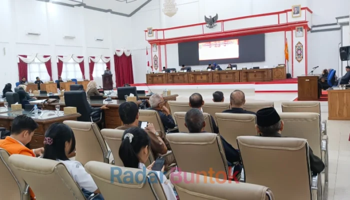 Paripurna DPRD ke-13, Bupati Barsel Tanggapi Pandangan Fraksi atas Ranperda Pertanggungjawaban APBD 2025